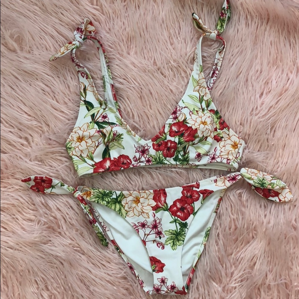Flower tie bikini